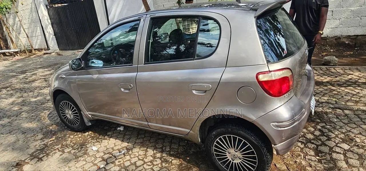 Toyota Yaris 2005 Gray