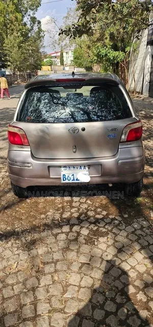Toyota Yaris 2005 Gray