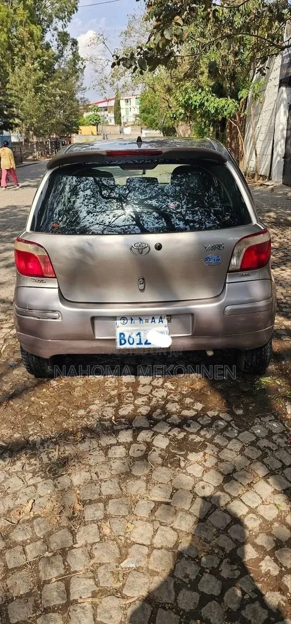 Toyota Yaris 2005 Gray