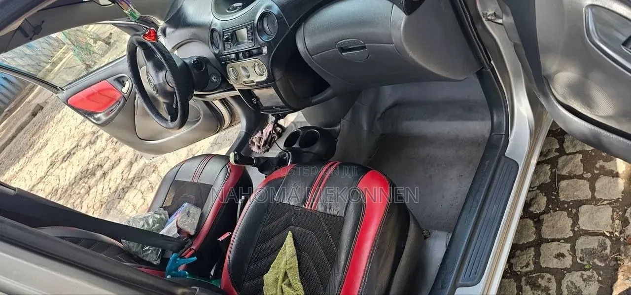 Toyota Yaris 2005 Gray