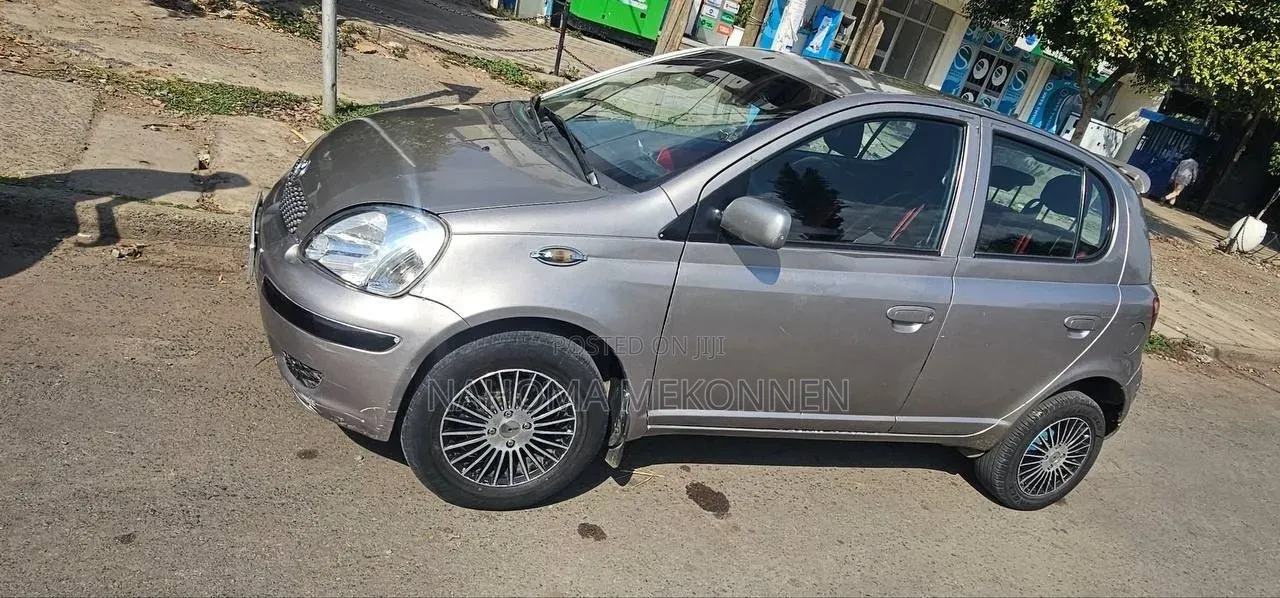 Toyota Yaris 2005 Gray