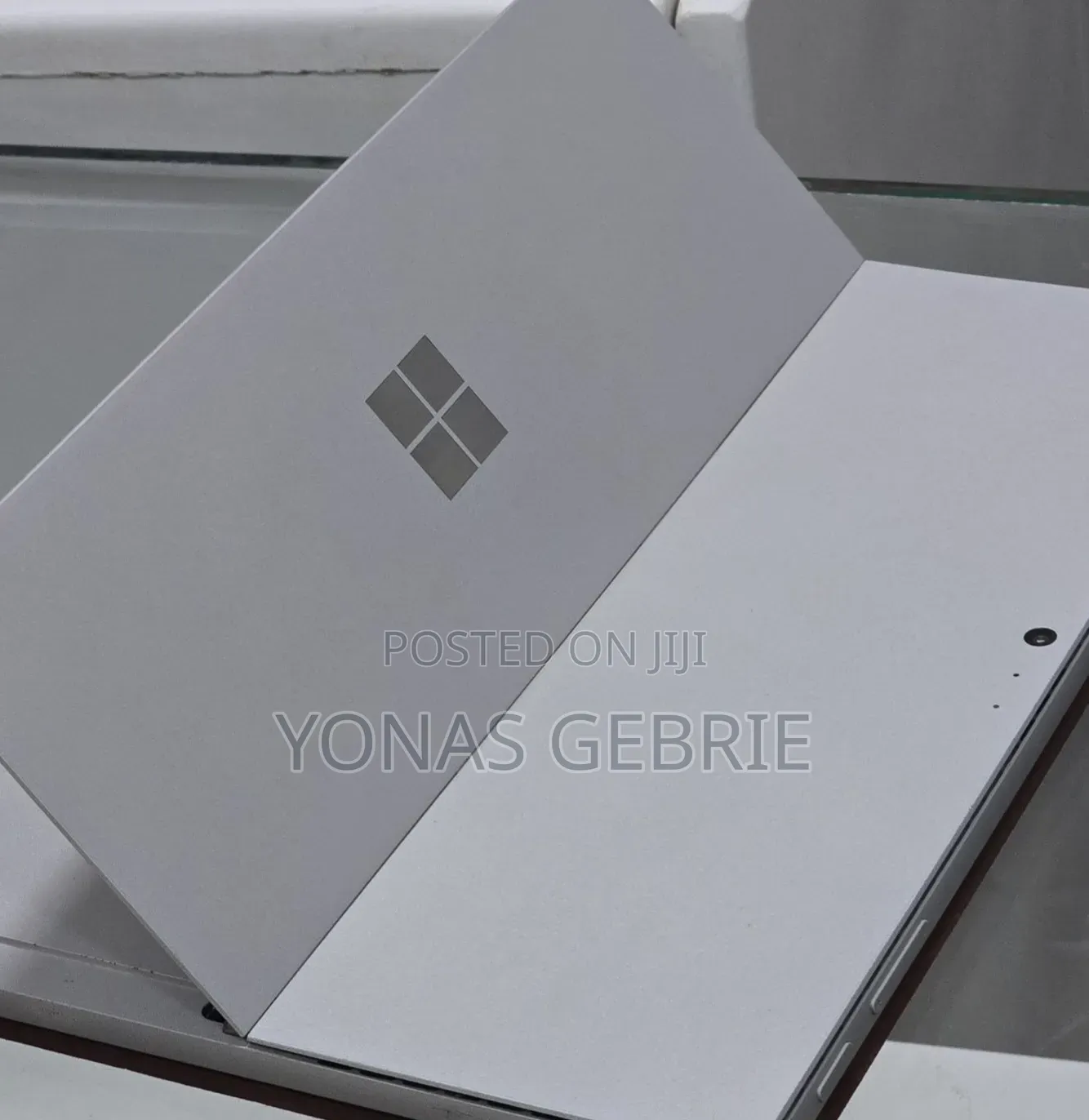 New Laptop Microsoft Surface 8GB Intel Core i5 SSD 128GB