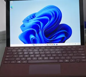 New Laptop Microsoft Surface 8GB Intel Core i5 SSD 128GB