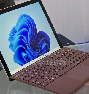 New Laptop Microsoft Surface 8GB Intel Core i5 SSD 128GB