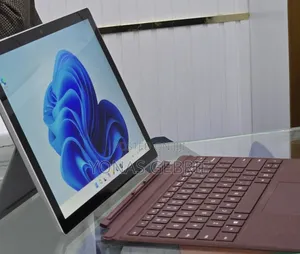New Laptop Microsoft Surface 8GB Intel Core i5 SSD 128GB