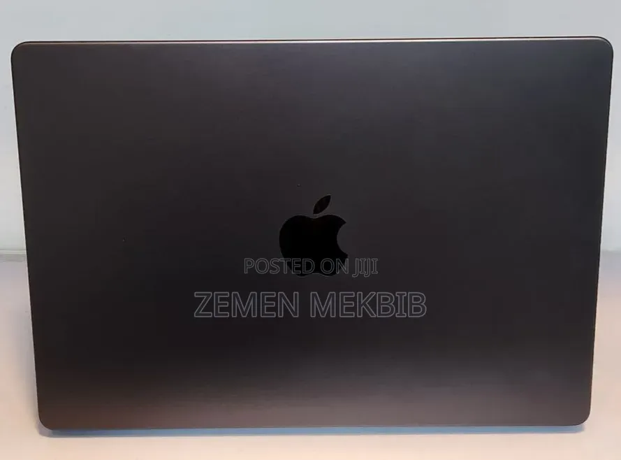 New Laptop Apple MacBook Pro 2025 M5 14-inch 16GB SSD 1T