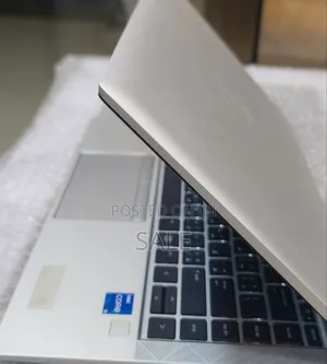 New Laptop HP EliteBook 840 G8 16GB Intel Core i5 SSD 512GB