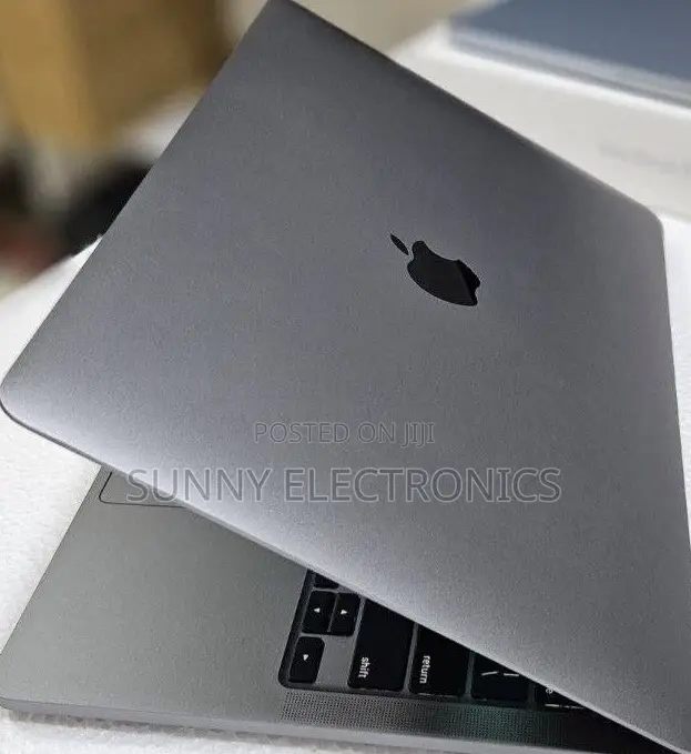 New Laptop Apple MacBook Pro 2023 M2 8GB Apple M2 SSD 256GB