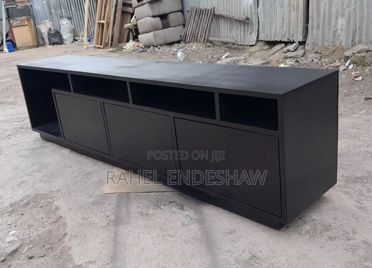Black Laminated MDF Tv Stand