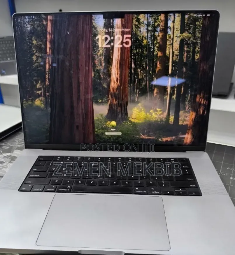 New Laptop Apple MacBook Pro M1 32GB Apple M1 Pro SSD 1T