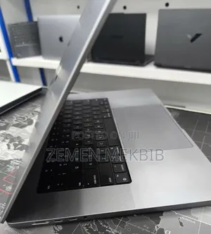 New Laptop Apple MacBook Pro M1 32GB Apple M1 Pro SSD 1T