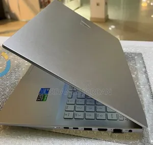 New Laptop Asus VivoBook 15 X505BA 16GB Intel Core i5 SSD 512GB