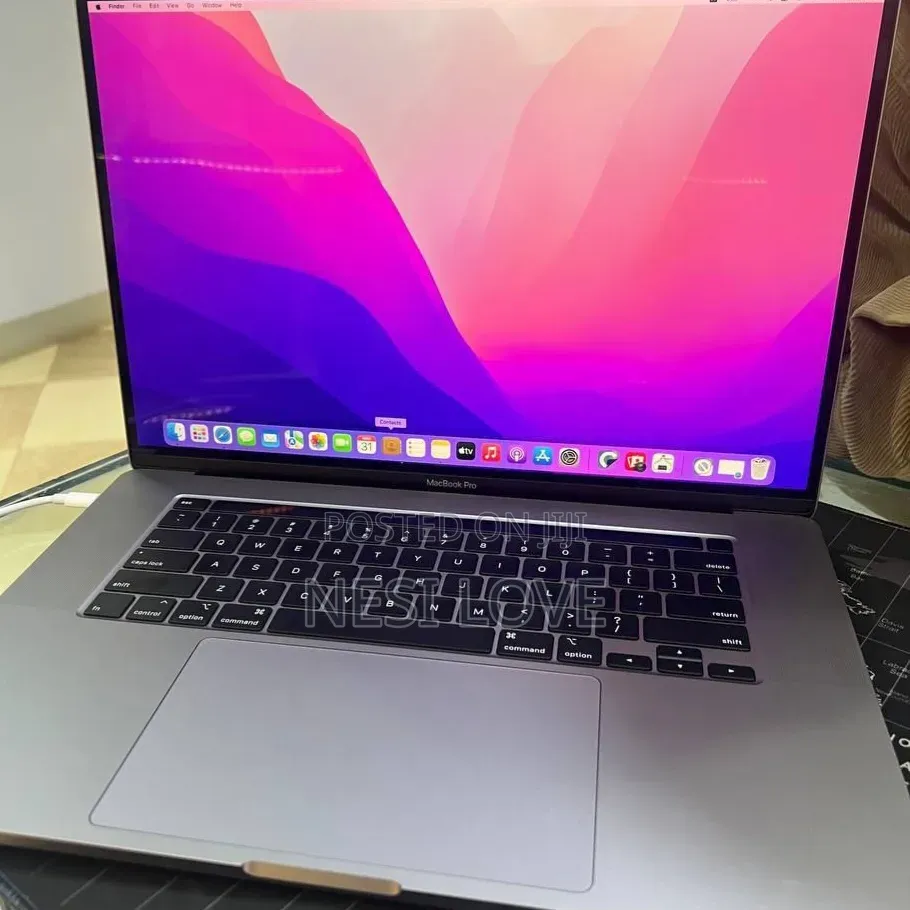 New Laptop Apple MacBook Pro 2019 32GB Intel Core i9 SSD 512GB