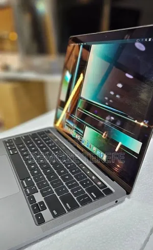 New Laptop Apple MacBook Pro 2022 M2 8GB Apple M2 SSD 256GB