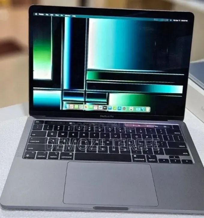 New Laptop Apple MacBook Pro 2022 M2 8GB Apple M2 SSD 256GB