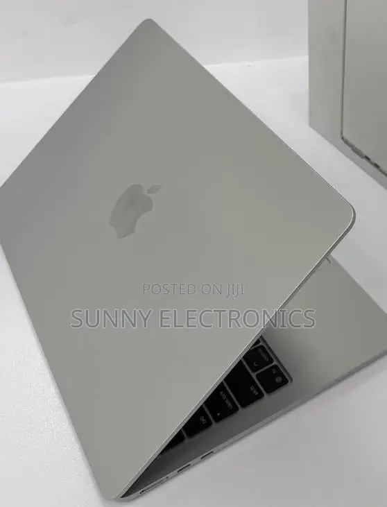 New Laptop Apple MacBook Air 2025 M4 13-inch 16GB Apple M4 SSD 256GB