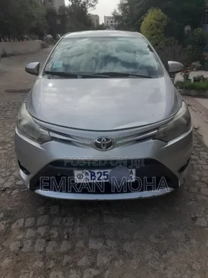 Toyota Yaris 2014 Silver