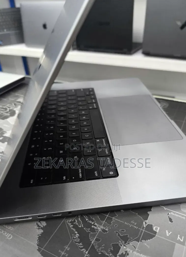 New Laptop Apple MacBook Pro M1 32GB Apple M1 Max SSD 1T