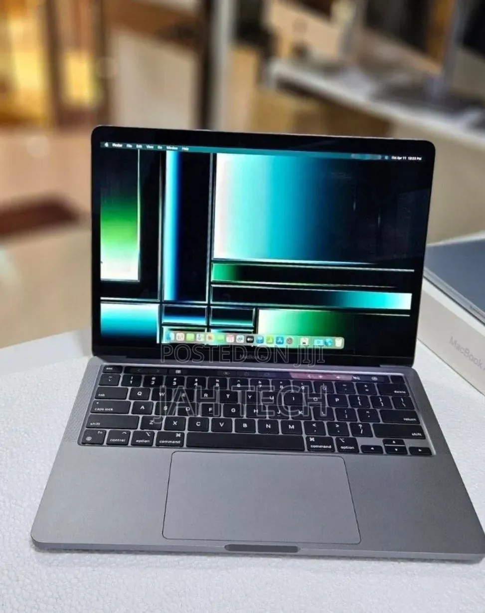 New Laptop Apple MacBook Pro 2022 M2 8GB Apple M2 SSD 256GB