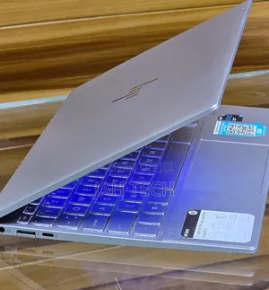 New Laptop HP Envy 13 8GB Intel Core i5 SSD 256GB