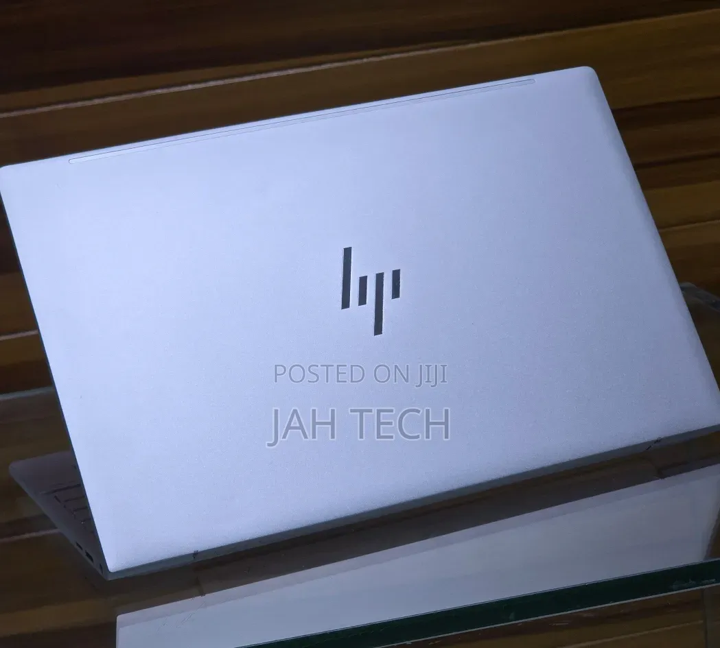 New Laptop HP Envy 13 8GB Intel Core i5 SSD 256GB