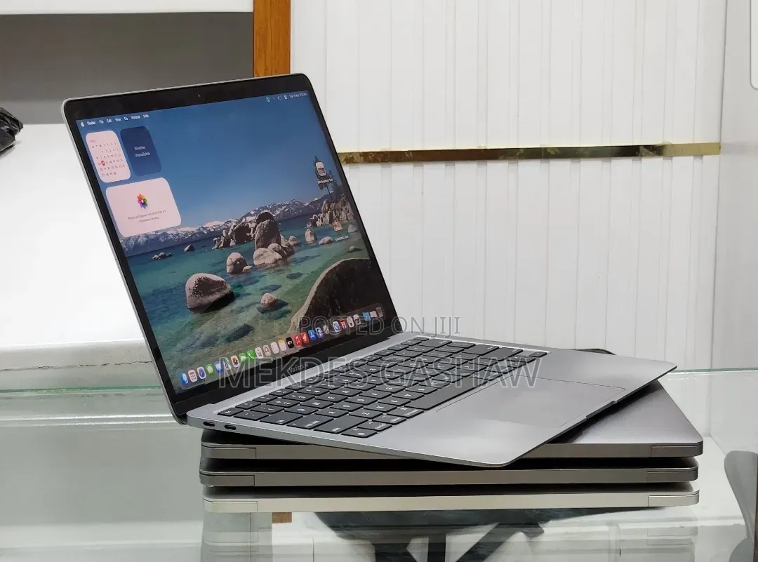 New Laptop Apple MacBook Air 2020 M1 8GB Intel Core i7 SSD 256GB