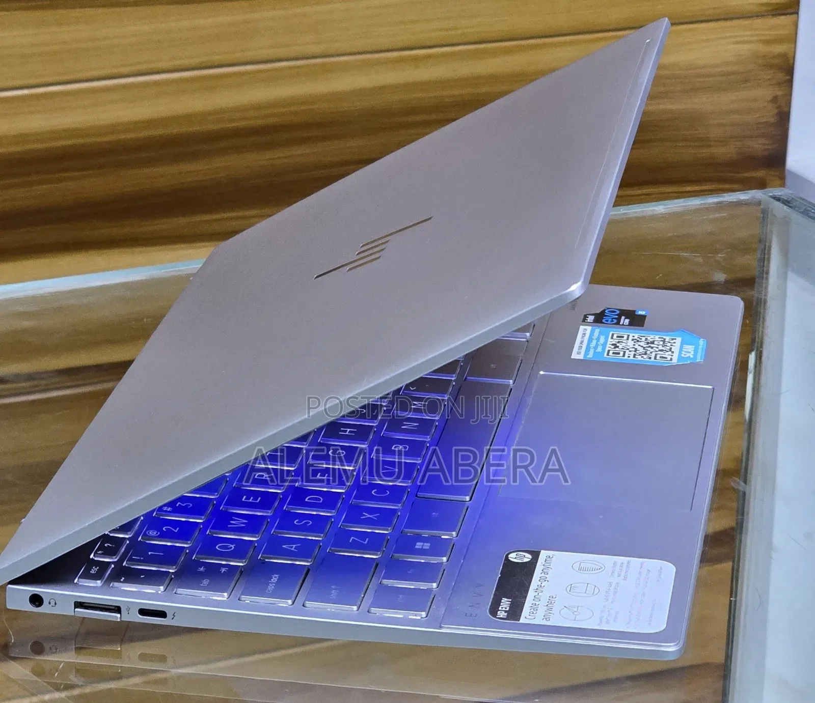 New Laptop HP Envy 14 8GB Intel Core i5 SSD 256GB