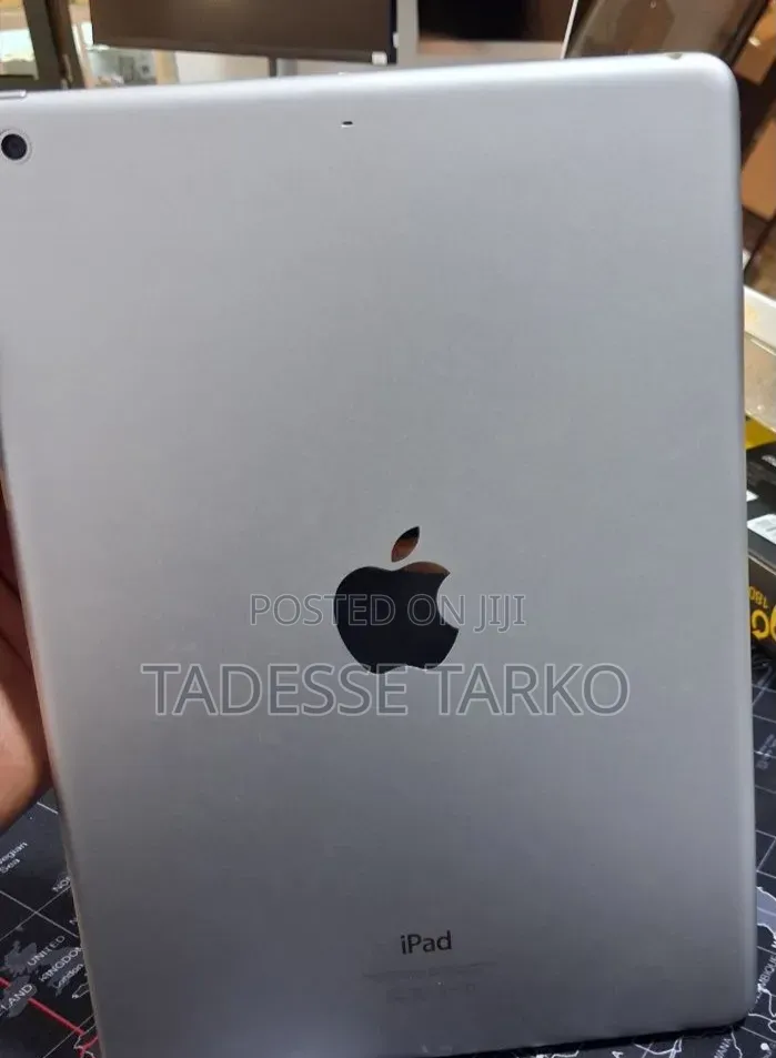 New Apple iPad Air 64 GB Silver