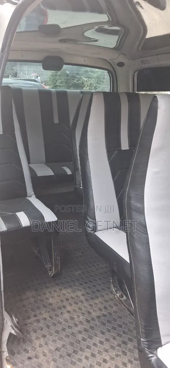 Toyota HiAce 2010 White