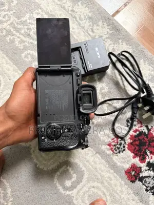 Sony A7 Iv Mirrorless Camera (Slightly Used)