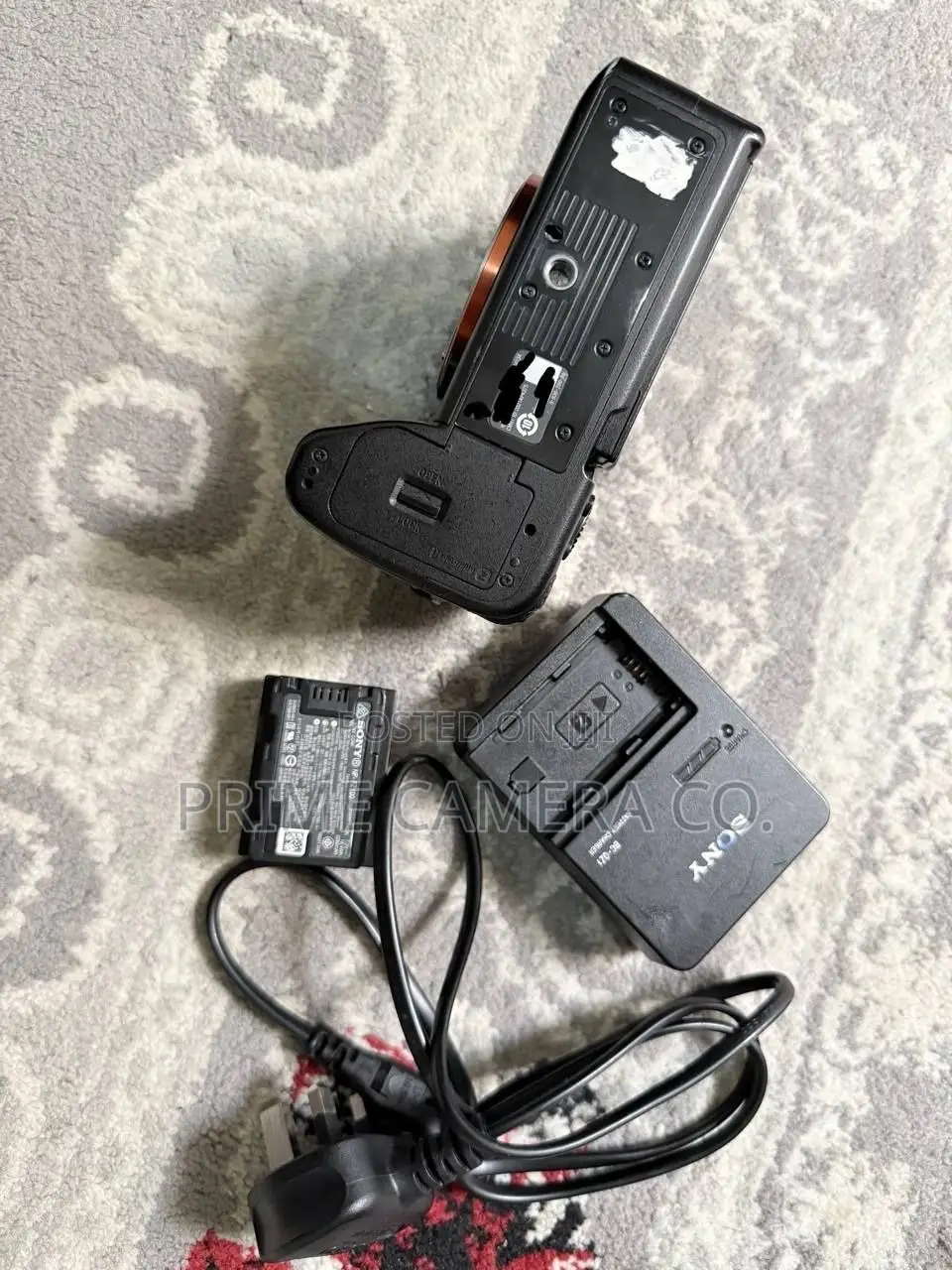Sony A7 Iv Mirrorless Camera (Slightly Used)