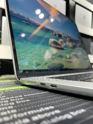 New Laptop Apple MacBook Air 2025 M4 15-inch 24GB Apple M4 SSD 512GB