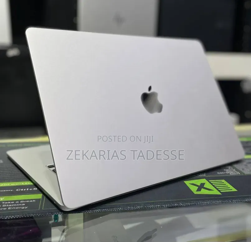 New Laptop Apple MacBook Air 2025 M4 15-inch 24GB Apple M4 SSD 512GB