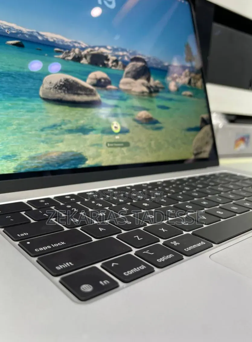 New Laptop Apple MacBook Air 2025 M4 15-inch 24GB Apple M4 SSD 512GB