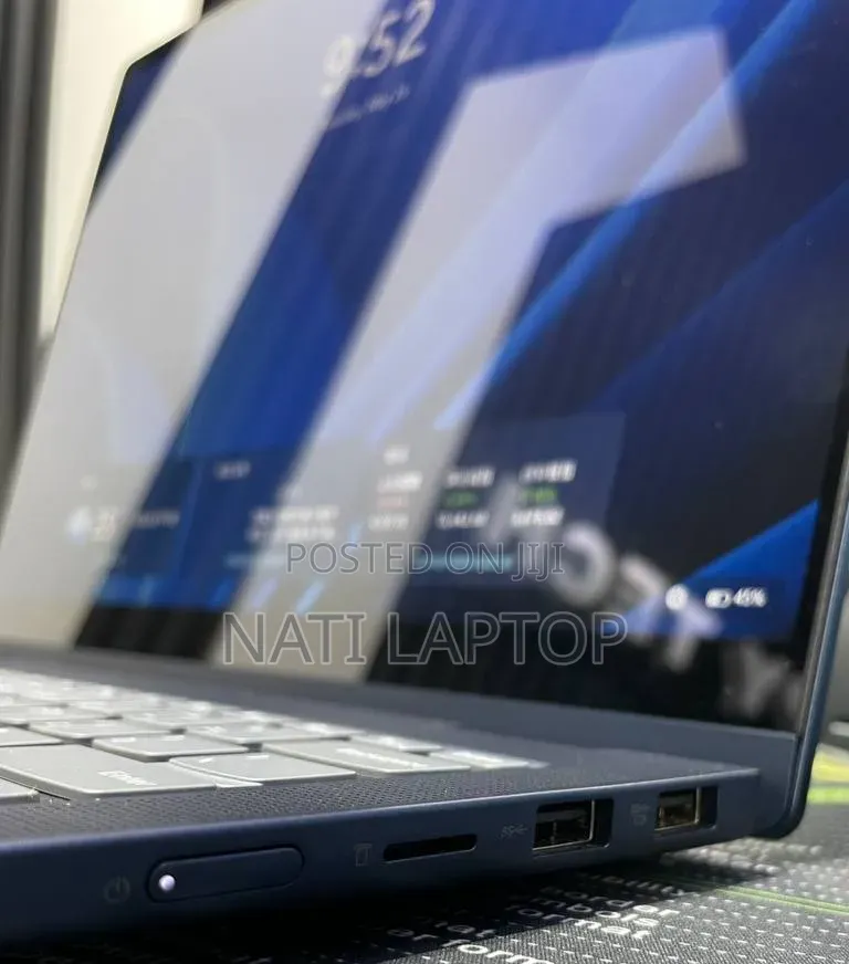 New Laptop Lenovo 16GB AMD Ryzen 7 SSD 1T