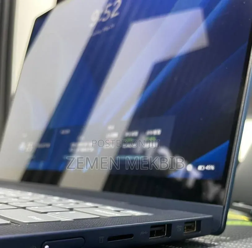 New Laptop Lenovo 16GB AMD Ryzen 7 SSD 1T