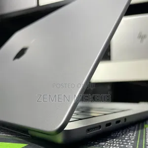 New Laptop Apple MacBook Pro 2024 M3 14-inch 16GB Apple M1 Pro SSD 1T