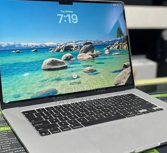 New Laptop Apple MacBook Air 2025 M4 15-inch 24GB Apple M4 SSD 512GB