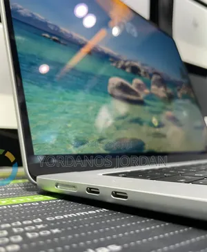 New Laptop Apple MacBook Air 2025 M4 15-inch 24GB Apple M4 SSD 512GB
