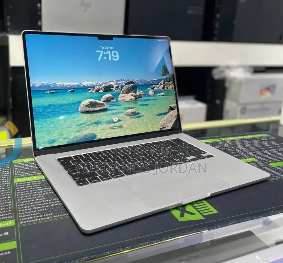 New Laptop Apple MacBook Air 2025 M4 15-inch 24GB Apple M4 SSD 512GB