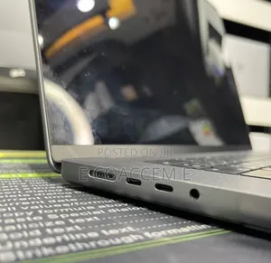 New Laptop Apple MacBook 16GB SSD 512GB