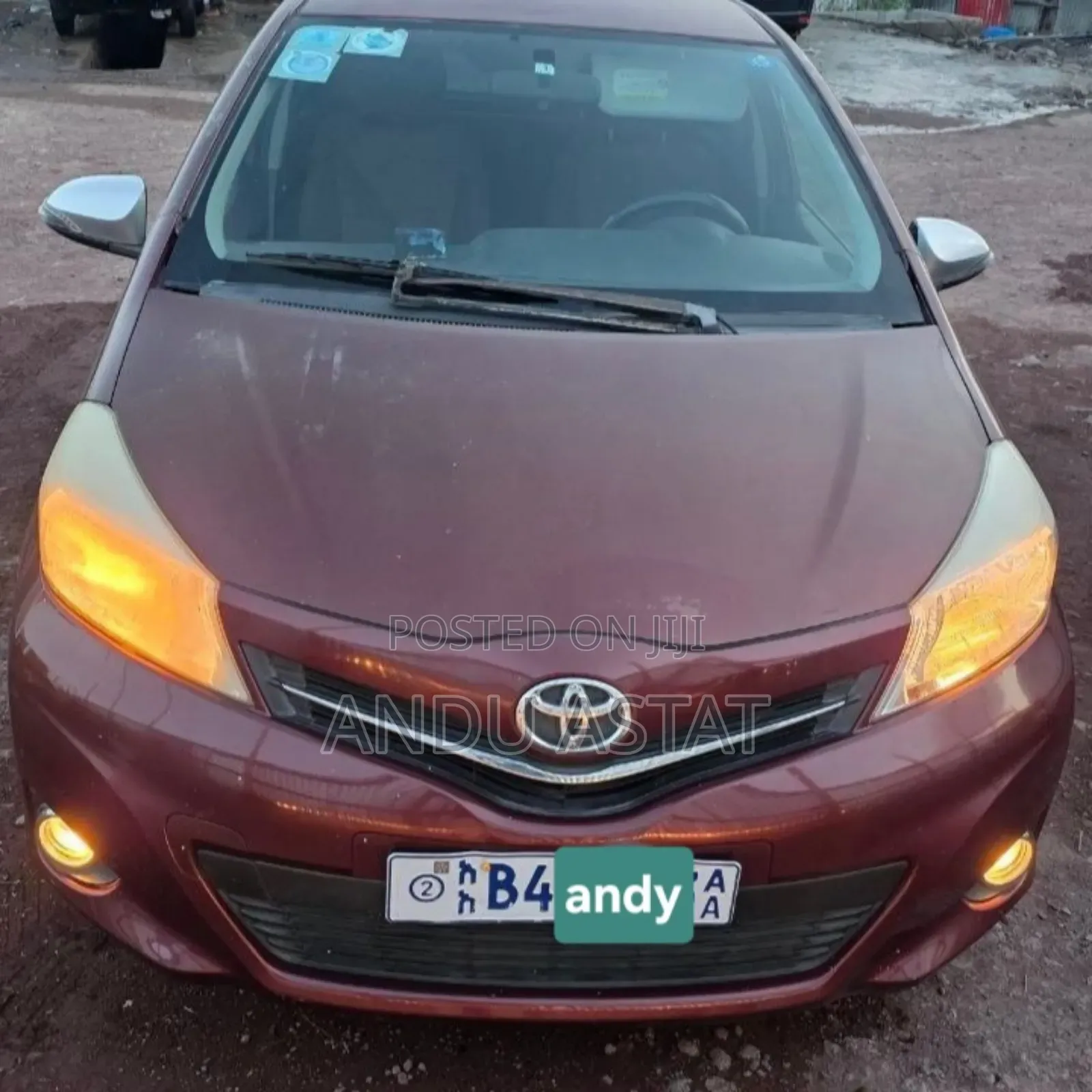 Toyota Yaris L Hatchback 5dr 2012 Burgundy