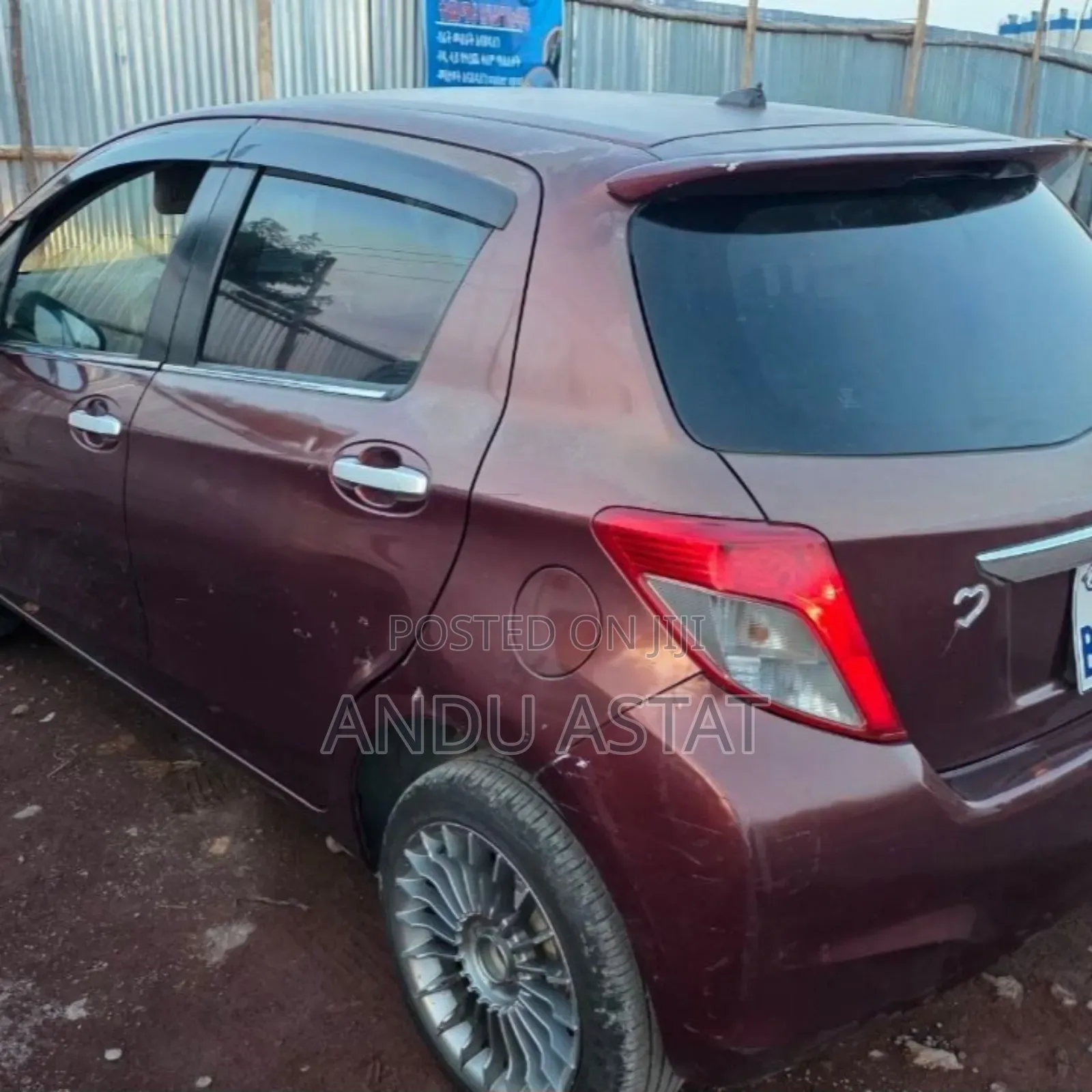 Toyota Yaris L Hatchback 5dr 2012 Burgundy