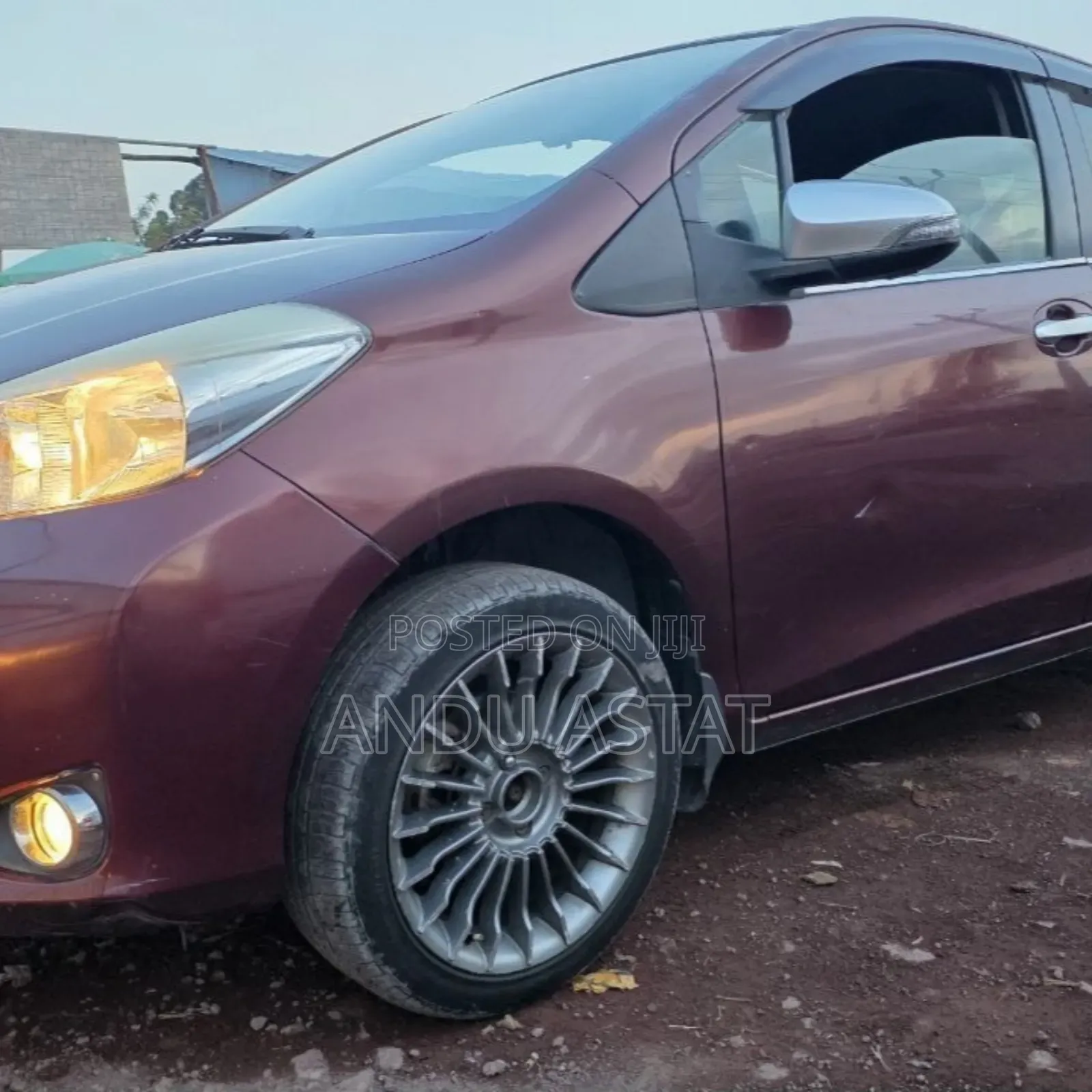 Toyota Yaris L Hatchback 5dr 2012 Burgundy