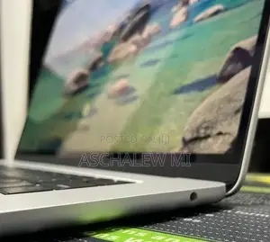 New Laptop Apple MacBook Air 2025 M4 15-inch 24GB Apple M4 SSD 512GB
