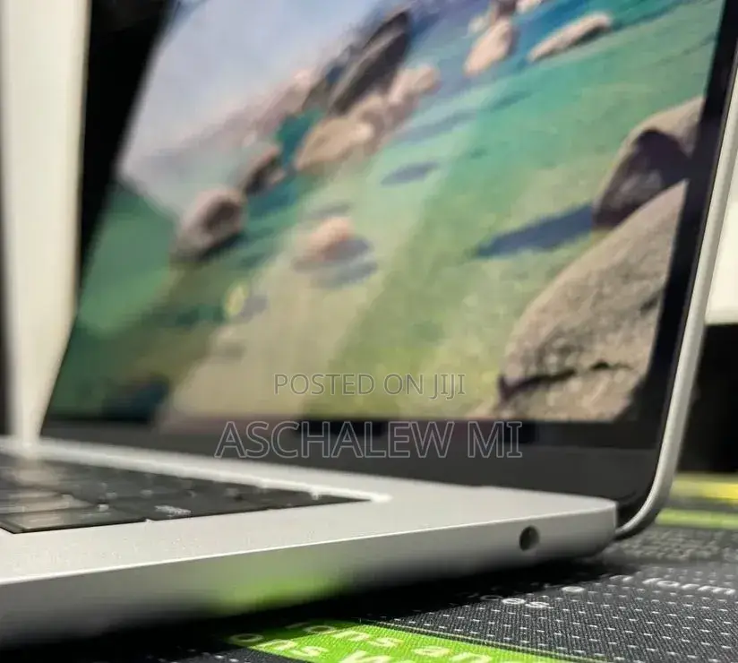 New Laptop Apple MacBook Air 2025 M4 15-inch 24GB Apple M4 SSD 512GB