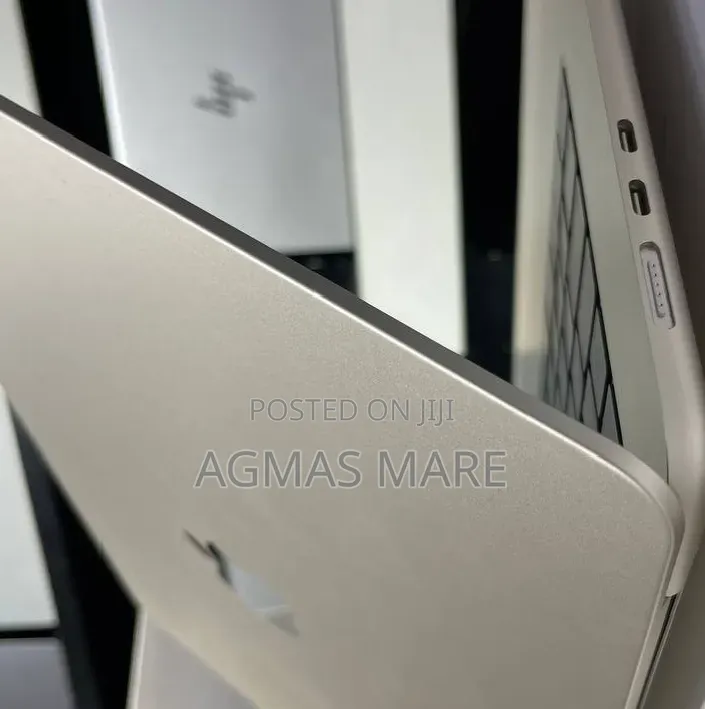 New Laptop Apple MacBook Air 2025 M4 15-inch 16GB Apple M4 SSD 256GB