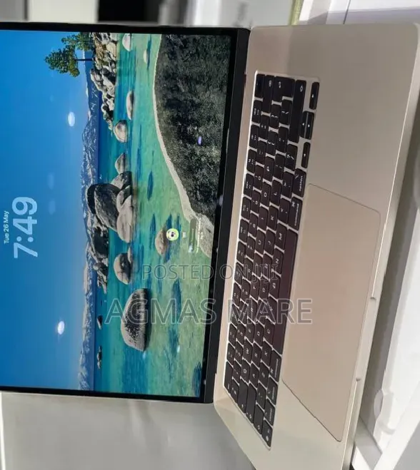 New Laptop Apple MacBook Air 2025 M4 15-inch 16GB Apple M4 SSD 256GB