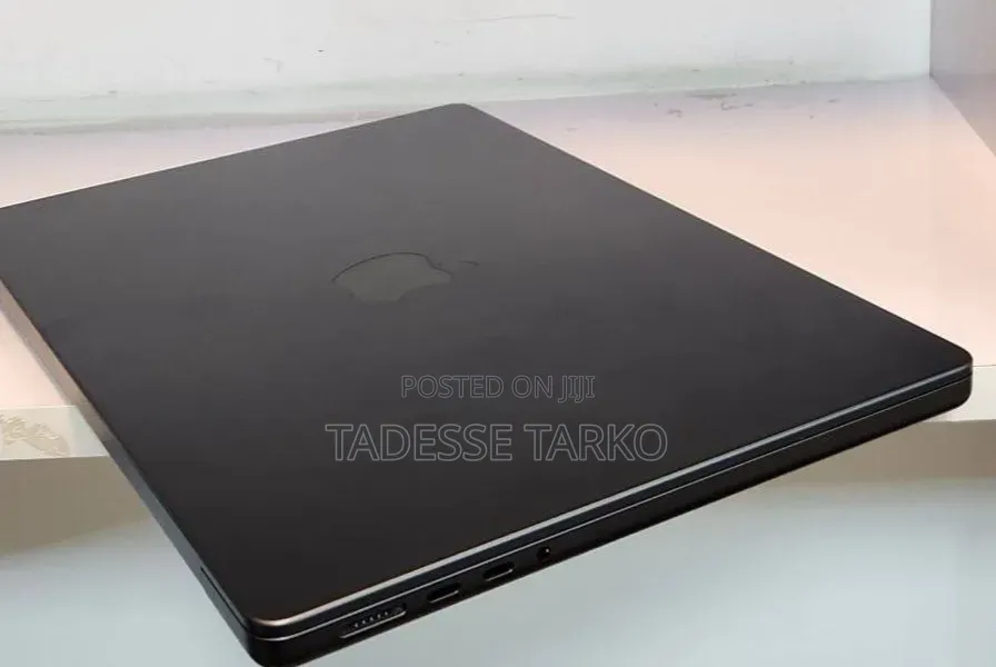 New Laptop Apple MacBook Pro 2025 M5 14-inch 16GB Apple M5 Pro SSD 1T