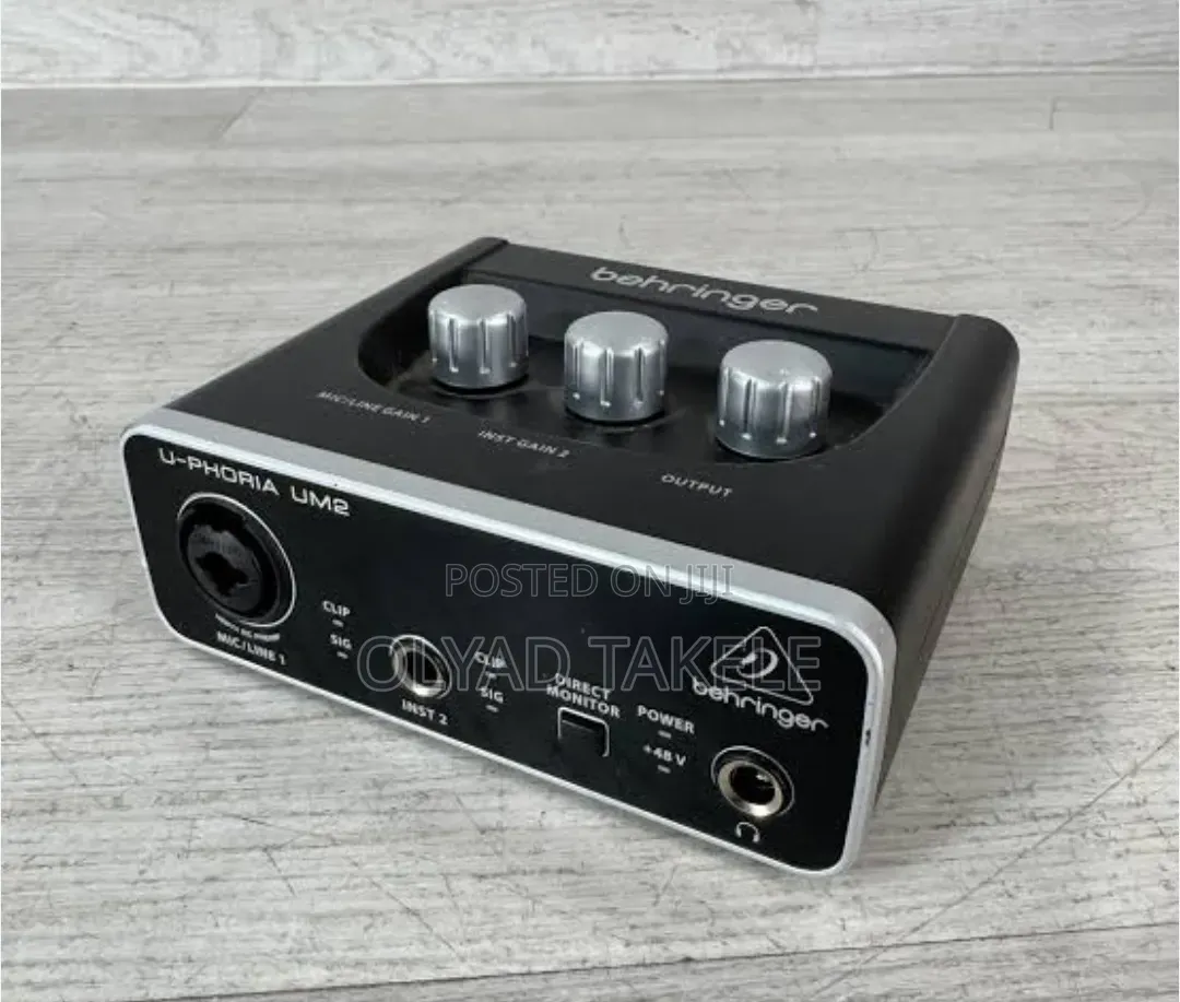 Behringer U-Phoria Um2 Soundcard
